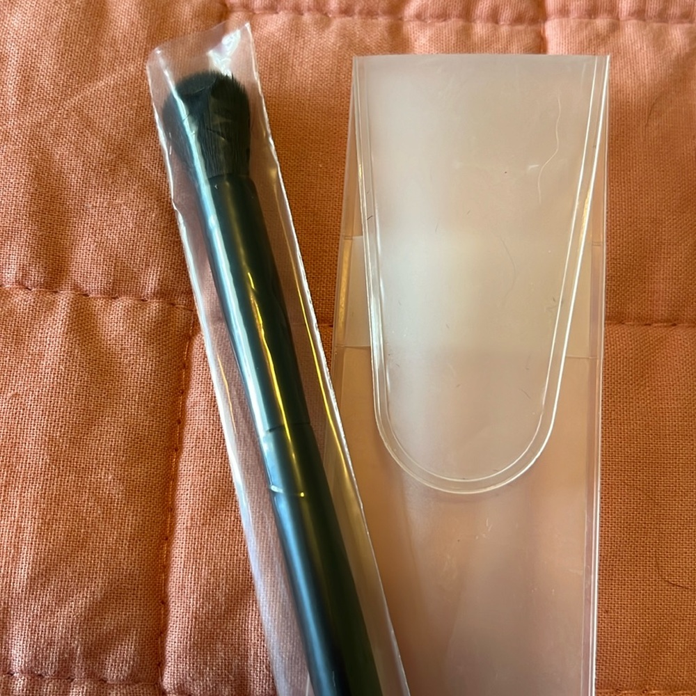 Mary Kay eye blending brush, new never used, original packaging